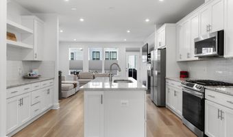 7413 ROCKY CREEK Ter, Annandale, VA 22003
