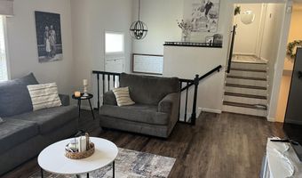 829 Rosemary Ave, Aurora, MO 65605