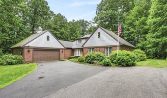 28 Buttonwood Rd, Bedford, NH 03110