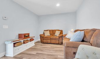 3 Drake Dr, Bayville, NJ 08721
