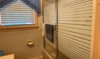 11 Front St, Andover, NJ 07801