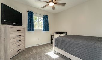 911 Lloyd Ave, Aurora, OH 44202