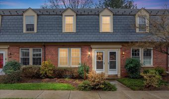1021 S BARTON St 120, Arlington, VA 22204