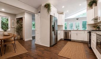 6900 HEATHERHILL Rd, Bethesda, MD 20817