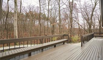 755 Sand Run Rd, Akron, OH 44313