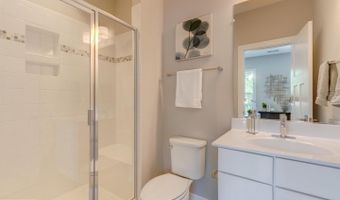 934 19TH St S, Arlington, VA 22202