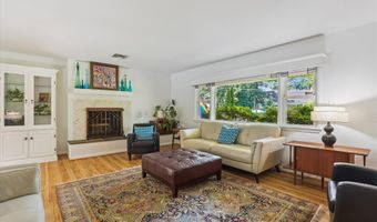 6916 PACIFIC Ln, Annandale, VA 22003