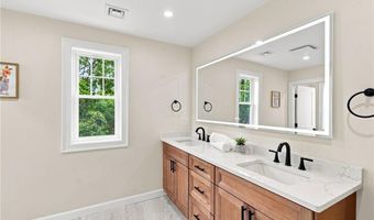 50 Planet Ave, East Providence, RI 02915