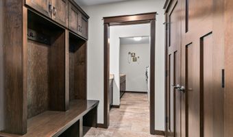 2712 W FALLEN OAK Dr, Appleton, WI 54913