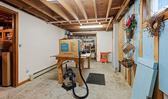 1 Castle View Ln, Belgrade, ME 04917