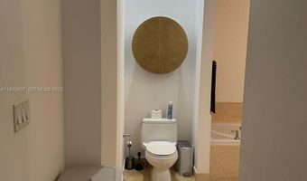 19900 E Country Club Dr 114, Aventura, FL 33180