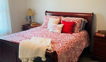 2435 Queensbury Rd, Alliance, OH 44601