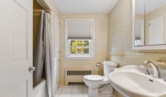 60 Wedgewood Rd, Auburn, ME 04210