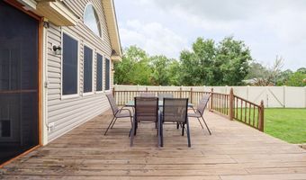 605 Plantation Dr, Adel, GA 31620