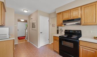 3204 Farmbrook Ct, Ann Arbor, MI 48108