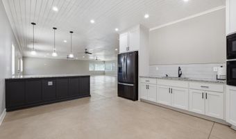 15586 Cedar Ln, Basehor, KS 66007