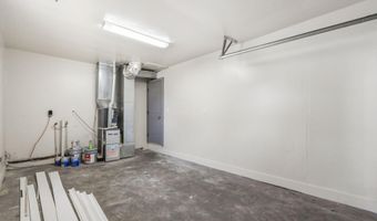 304 E Cofield St, Aurora, MO 65605