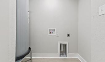 7120 Bienville Dr, Biloxi, MS 39532