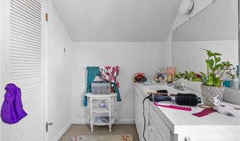 28 Young St, Newport, RI 02840