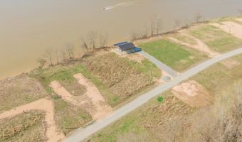 992 River Front, Clifton, TN 38425