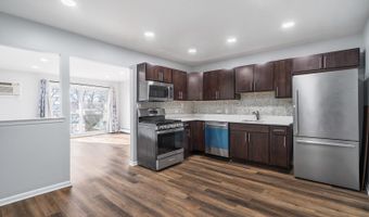 215 S Hale St 9B, Addison, IL 60101