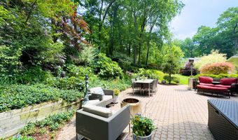 5691 Forest Gln SE, Ada, MI 49301