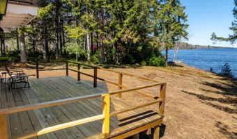 36 Lamb Farm Rd, Baileyville, ME 04694