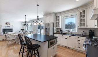 56 Marine Dr, Narragansett, RI 02882