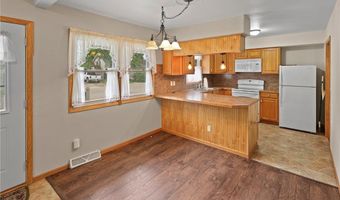 130 Chestnut St E, Annandale, MN 55302