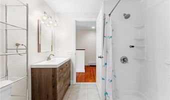 9 Eagle Run C, Warwick, RI 02818