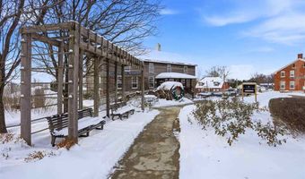 4402 220Th Trl, Amana, IA 52203