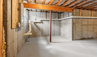 9 Fieldstone Dr, Augusta, ME 04330
