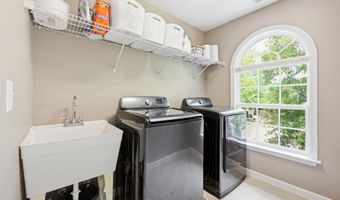 1007 Copper Ridge Ct, Apex, NC 27502