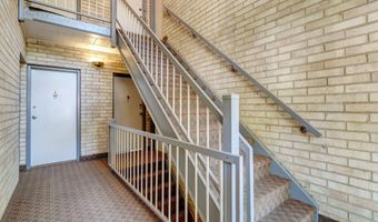 7758 DONNYBROOK Ct 101, Annandale, VA 22003