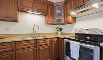 5 Nelson St, Attleboro, MA 02703