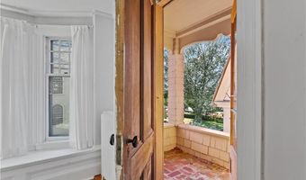 48 Church St, Newport, RI 02840