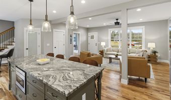 8 Stone Creek Dr, Brentwood, NH 03833