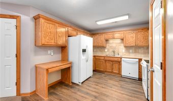 15628 Landauer Cir, Basehor, KS 66007