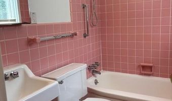 580 Riverview Dr, Ann Arbor, MI 48104