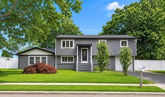 41 Madison Ave, Amityville, NY 11701