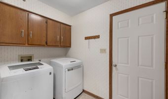 361 Country Woods Dr, Indianapolis, IN 46217