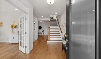 20305 SAVIN HILL Dr, Ashburn, VA 20147