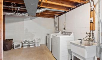 908 38th Ave, Anoka, MN 55303