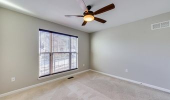 925 Meramec Grove Dr, Ballwin, MO 63021