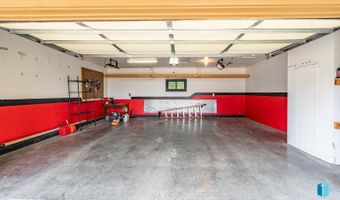 316 W Evergreen Dr, Brandon, SD 57005