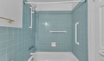1050 Wall St 2C, Ann Arbor, MI 48105