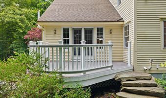 43 Darling Parke Dr, Bangor, ME 04401