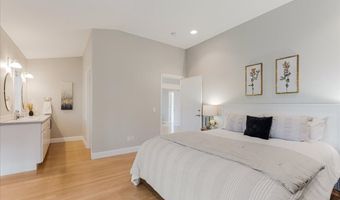 15109 2ND St, Aurora, OR 97002