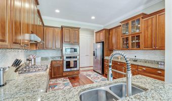 7 Greenwood Dr, Bluffton, SC 29910