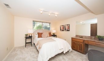 1365 Chalmers Dr, Ann Arbor, MI 48104